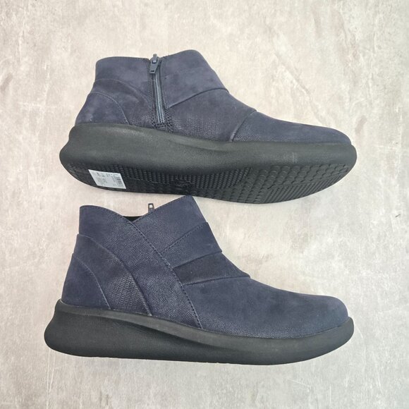 Clarks Ankle Boots Size 7 Navy Blue Minimalist Normcore Casual Comfort Booties - Picture 5 of 10